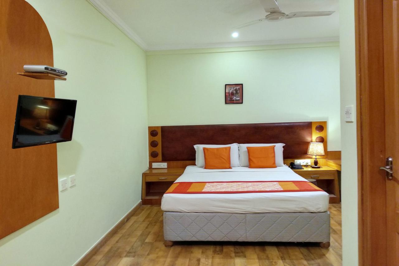 Oyo 6110 Thalassa Suites Bangalore Exterior foto