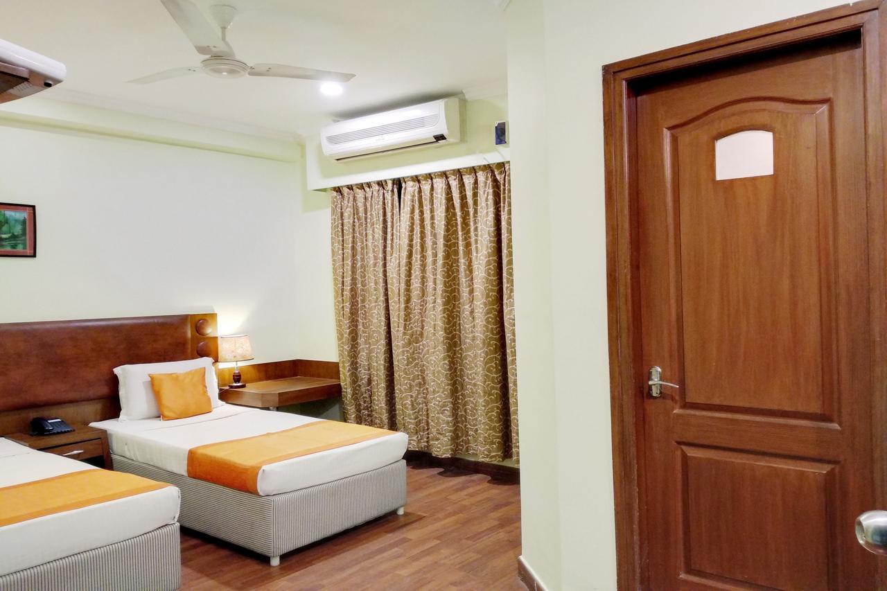 Oyo 6110 Thalassa Suites Bangalore Exterior foto