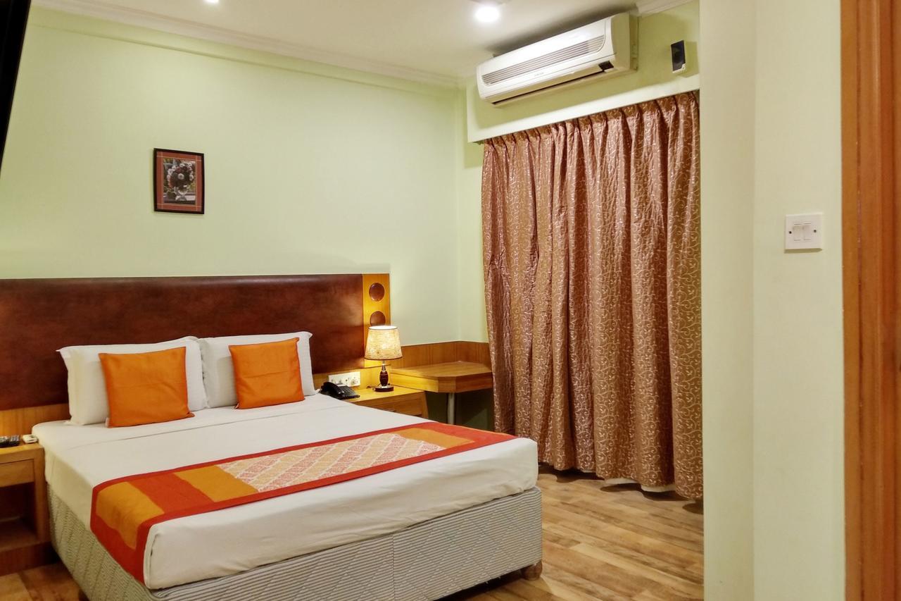 Oyo 6110 Thalassa Suites Bangalore Exterior foto