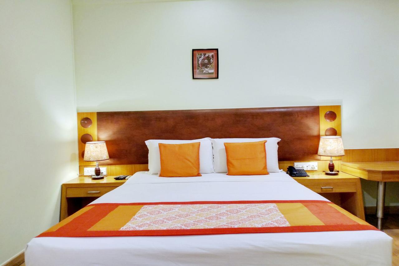 Oyo 6110 Thalassa Suites Bangalore Exterior foto